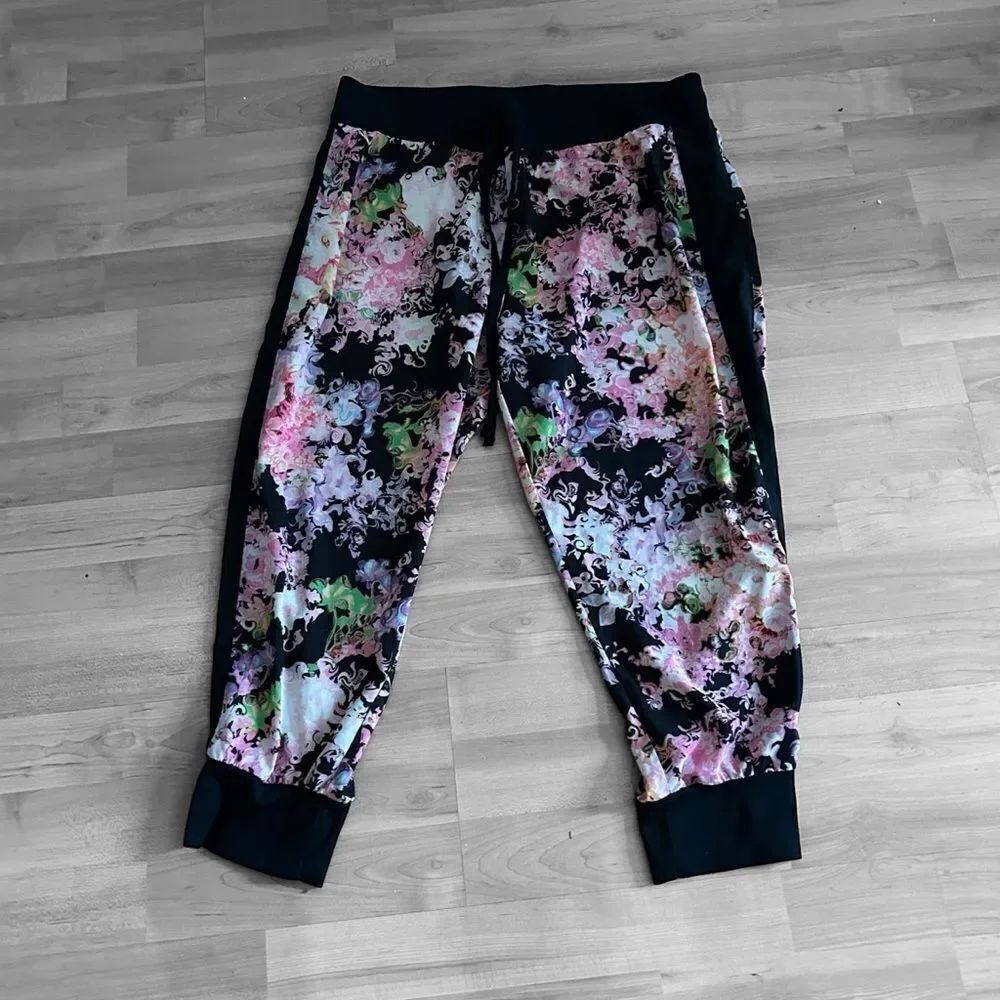 Cynthia Rowley Floral Jogger Pants Size Medium
